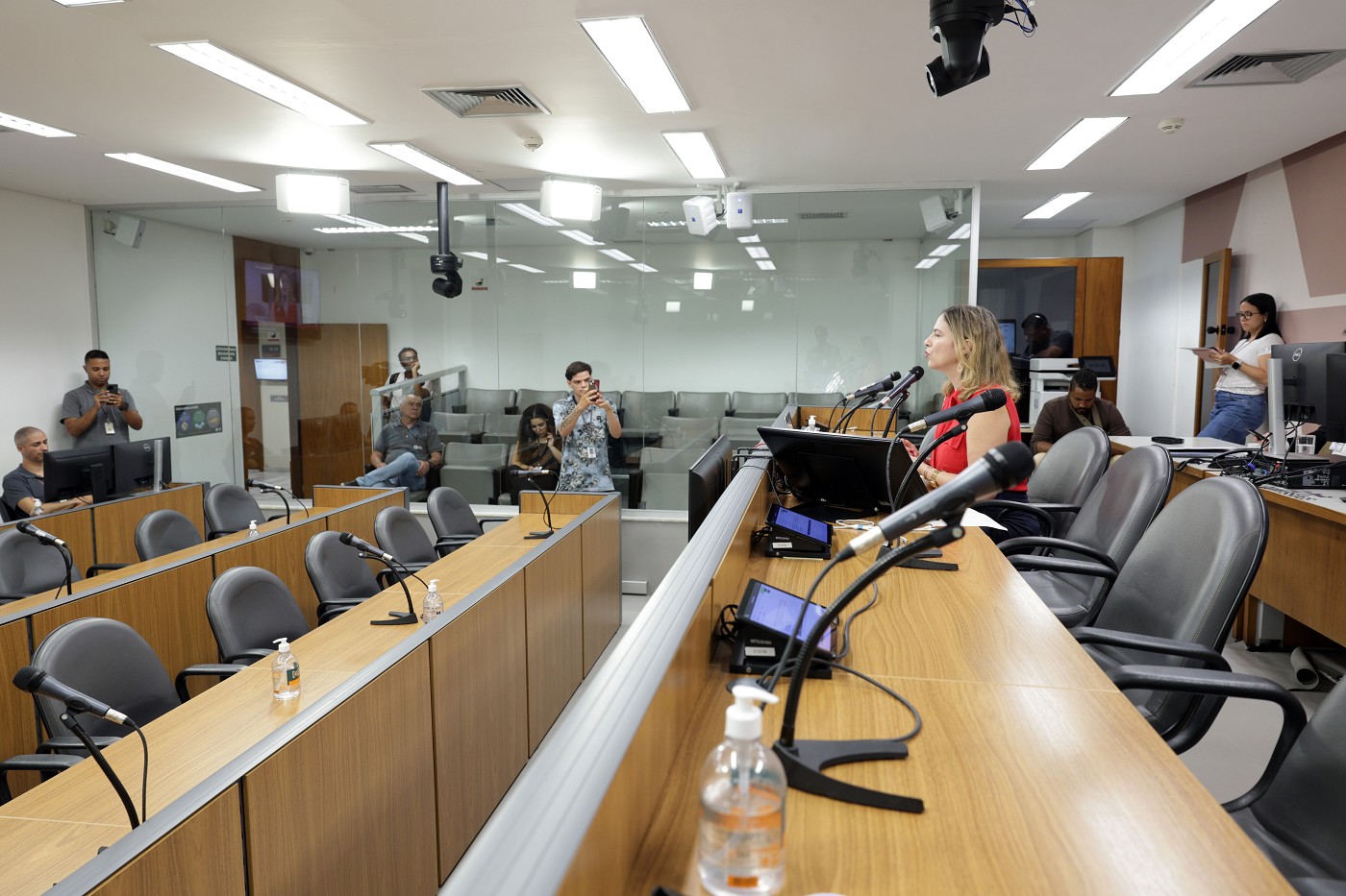 Comissão de Educação, Ciência e Tecnologia - debate sobre contratos da Secretaria de Educação