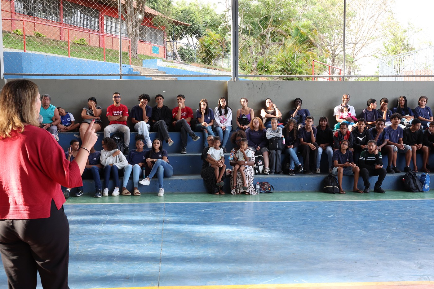 Comissão de Educação, Ciência e Tecnologia - visita a escola de Ribeirão das Neves
