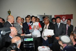 Entrega de assinaturas do Assine + Saúde em Brasília