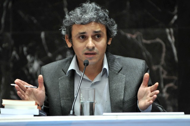 O professor Sivaldo da Silva criticou o atraso do Brasil em termos de regulação da comunicação