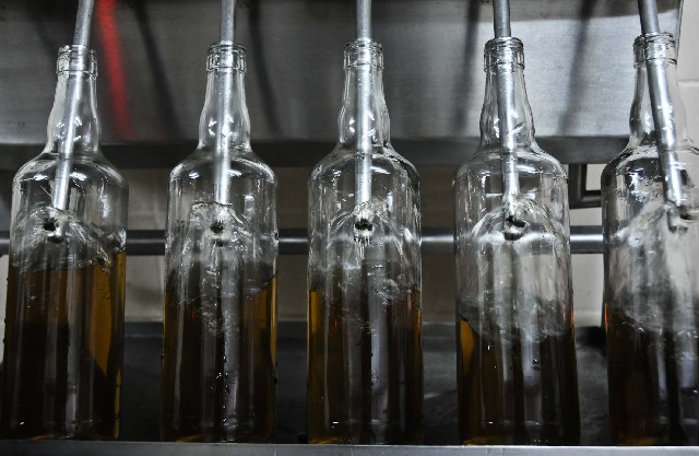 Objetivo é reunir fabricantes e órgãos envolvidos com o setor para buscar melhores condições para o mercado de cachaça – Arquivo/ALMG