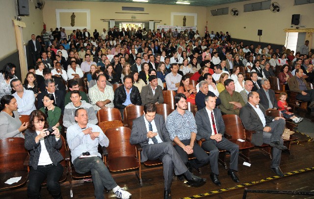 O auditório da Univas ficou lotado