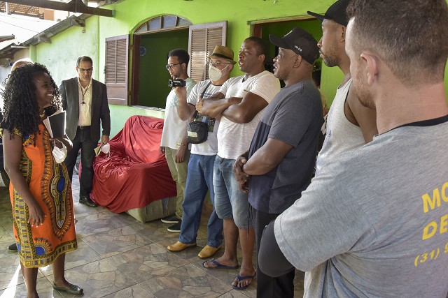 Em maio, comissão visitou a Comunidade Família Araújo para conhecer a situação - Arquivo ALMG