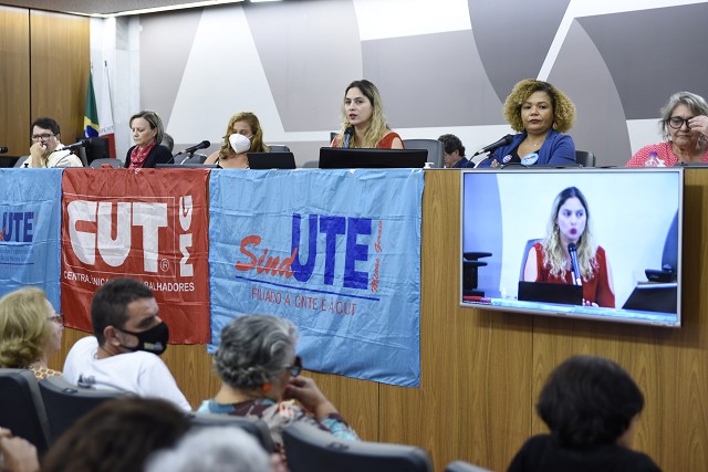 Todos os participantes reclamaram do atual governo