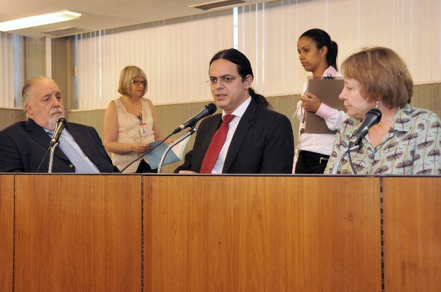 O parecer do deputado Elismar Prado foi pela aprovação do projeto na forma do vencido