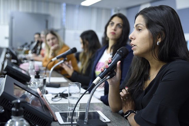 Para Larissa Pereira, acatar os reajustes propostos é aceitar que a educação seja sucateada