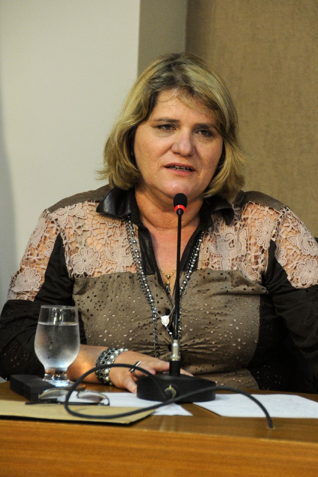 Marilange Coelho Ferreira aposta na educação como solução para a violência
