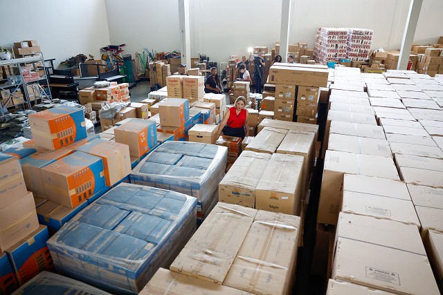 Comissão de Educação, Ciência e Tecnologia - visita ao Almoxarifado Central da Secretaria de Estado de Educação