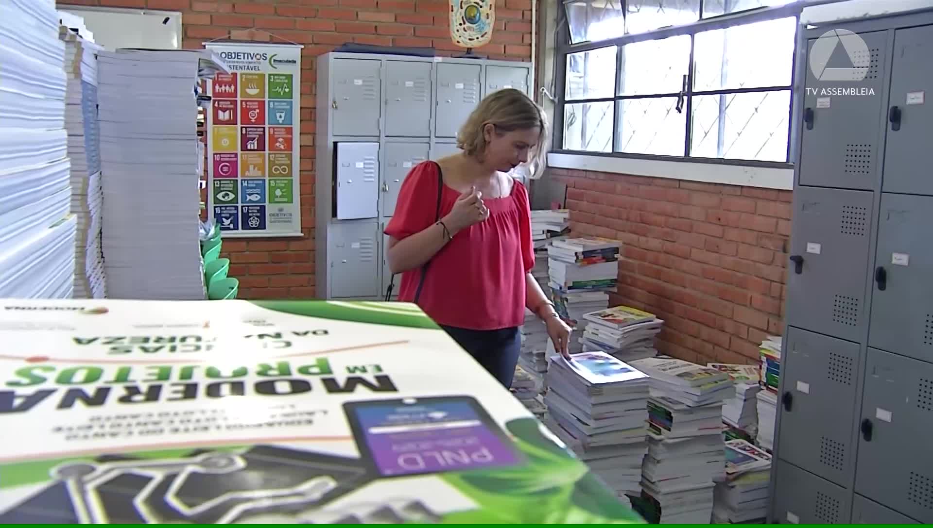 Comissão de Educação visita escola incluída em projeto de PPP