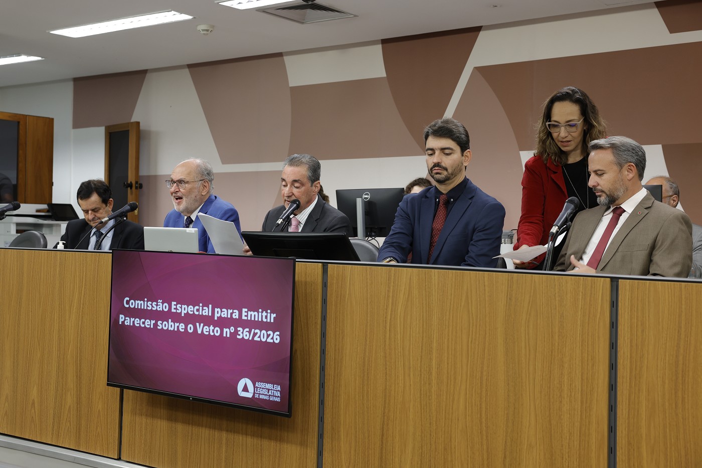 Comissão Especial para Emitir Parecer sobre o Veto nº 36/2026 - análise de proposições