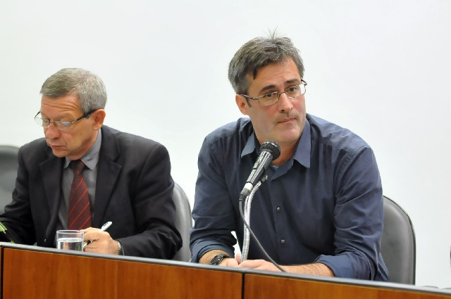 Eduardo Figueiredo (à direita) defendeu uma integração de recursos públicos e privados