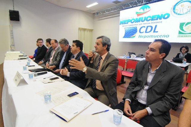 Deputados apresentaram uma série de pedidos de providência ao governo sobre o tema da reunião