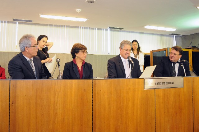 Duarte Bechir, Marília Campos, João Leite e Celinho do Sinttrocel participaram da eleição