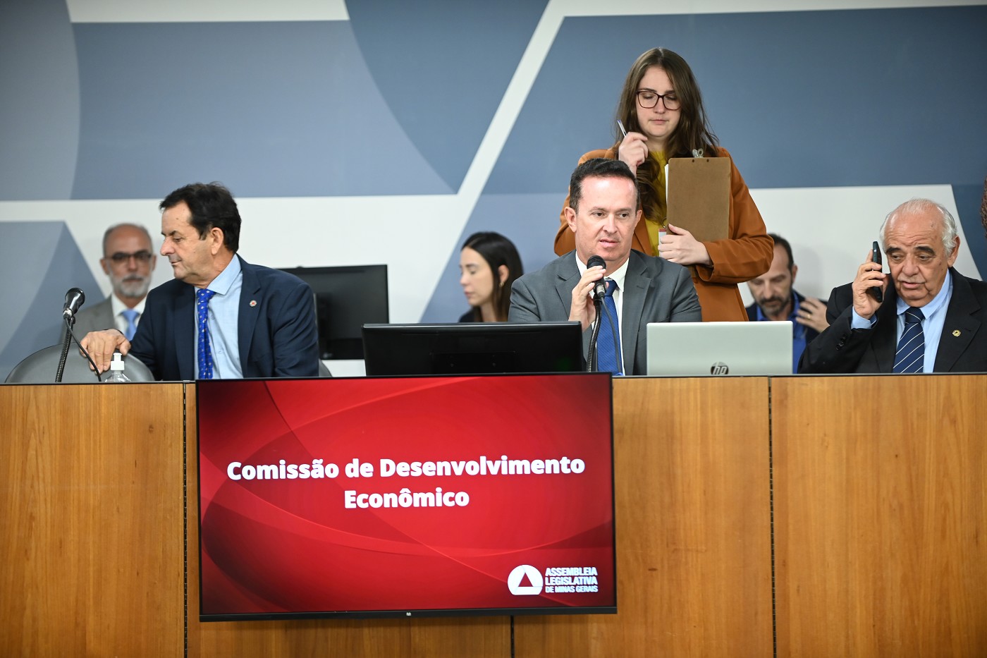 Comissão de Desenvolvimento Econômico - análise de proposições