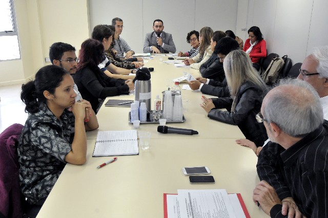 Foram discutidos os nomes de palestrantes que vão participar do evento