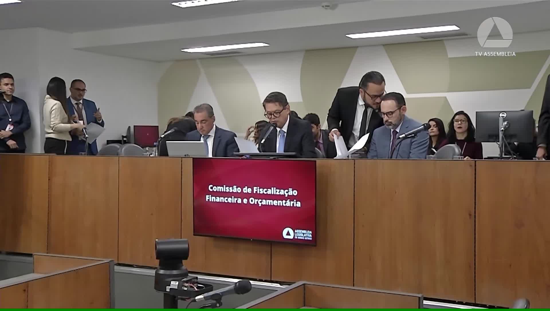 FFO dá aval a oito projetos de leis