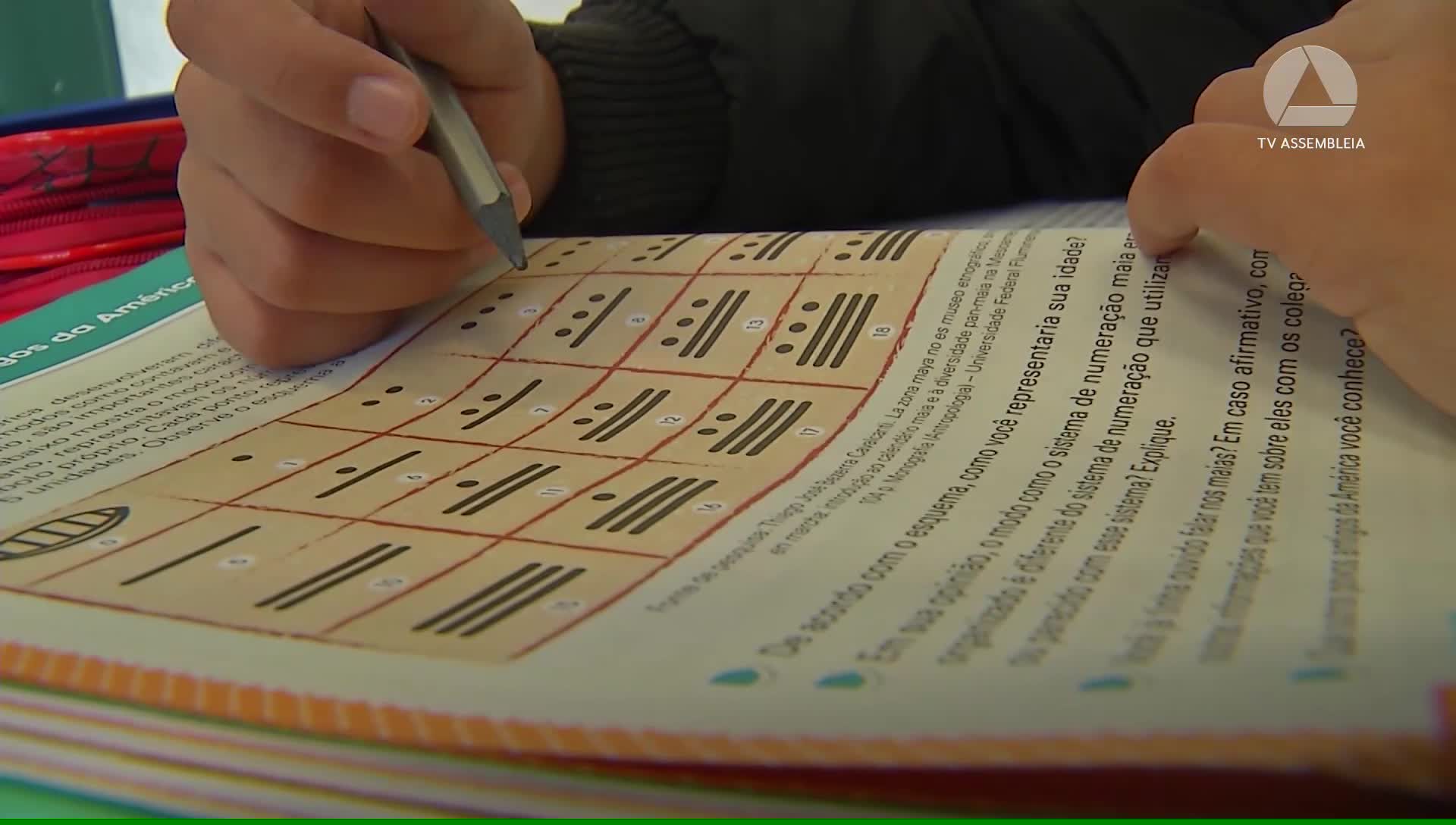 Plenário aprova propostas para saúde e educação em 1º turno