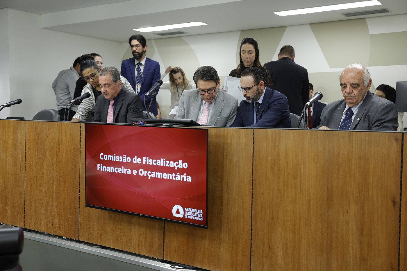 Comissão de Fiscalização Financeira e Orçamentária - análise de proposições (reunião das 11:00)