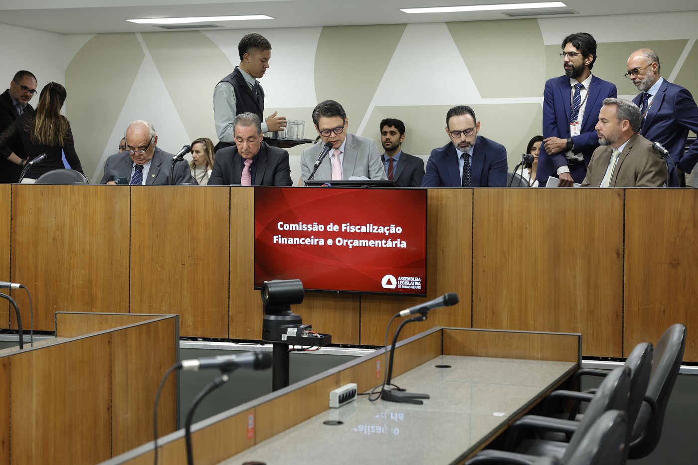 Comissão de Fiscalização Financeira e Orçamentária - análise de proposições (reunião das 11:15)