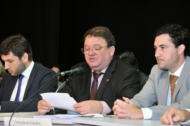Comissão do Trabalho, da Previdência e da Ação Social - debate sobre a manutenção dos postos de trabalho nas empresas de ferroligas e de silício metálico