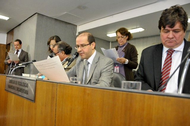 O deputado André Quintão (à direita) foi o relator dos quatro projetos de lei na Comissão de Fiscalização Financeira e Orçamentária
