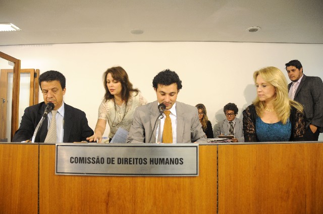 A violência de policiais contra estudantes também será discutida pela comissão