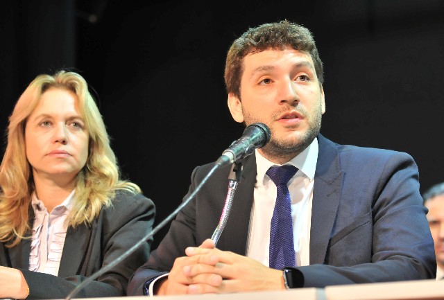 Comissão do Trabalho, da Previdência e da Ação Social - debate sobre a manutenção dos postos de trabalho nas empresas de ferroligas e de silício metálico