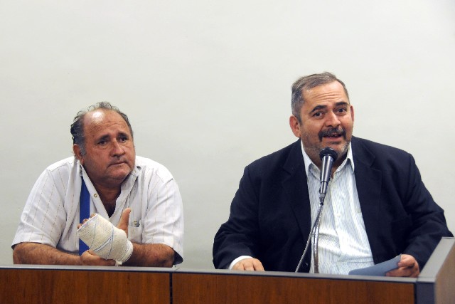 Mário de Assis (à direita) fez um apelou aos deputados para que a ALMg promova uma interlocução entre o Ipsemg e o INSS