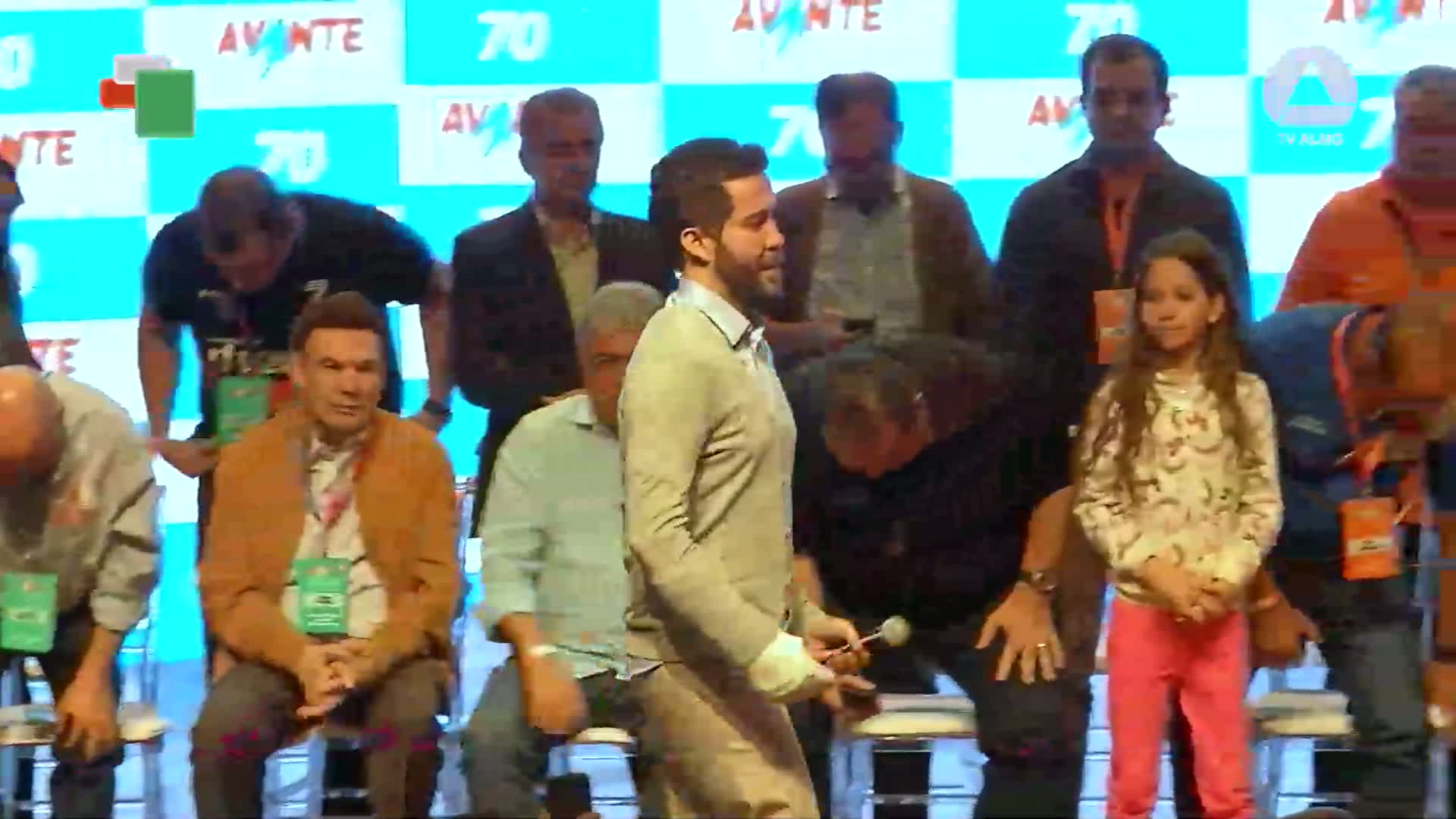 Avante confirma Janones para a presidência