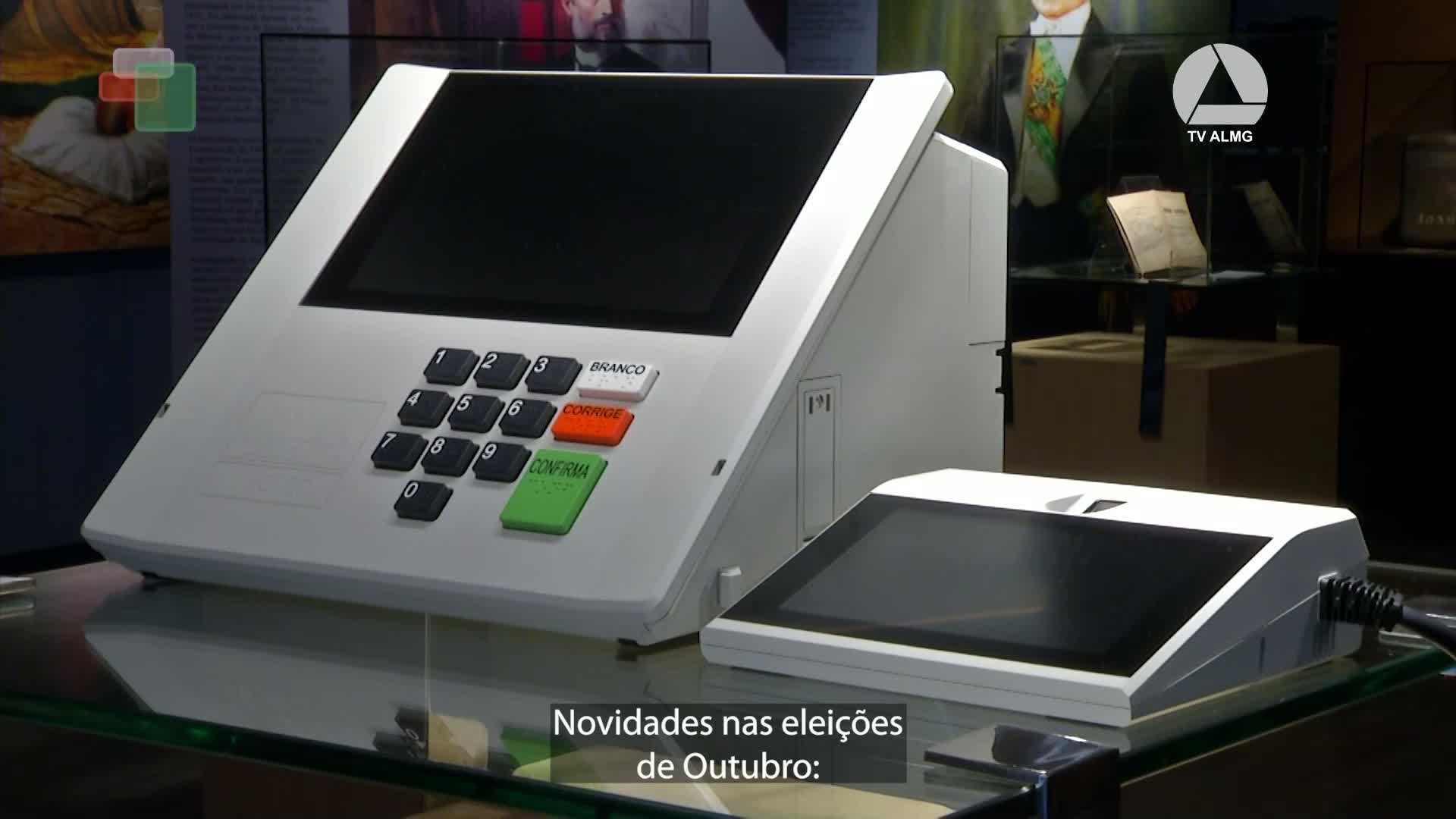 Urnas eletrônicas terão vídeo gravado por intérprete de Libras
