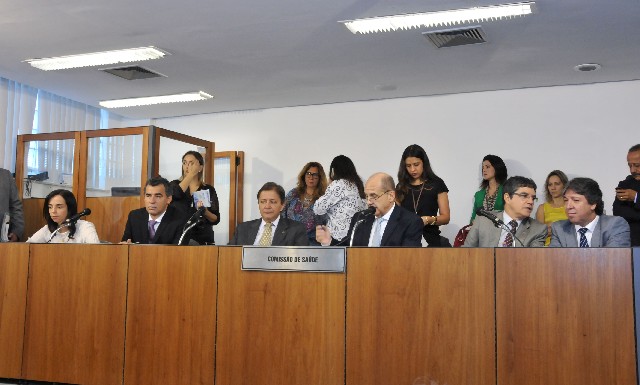 Parlamentares criticaram os valores que o SUS paga pelos procedimentos médicos