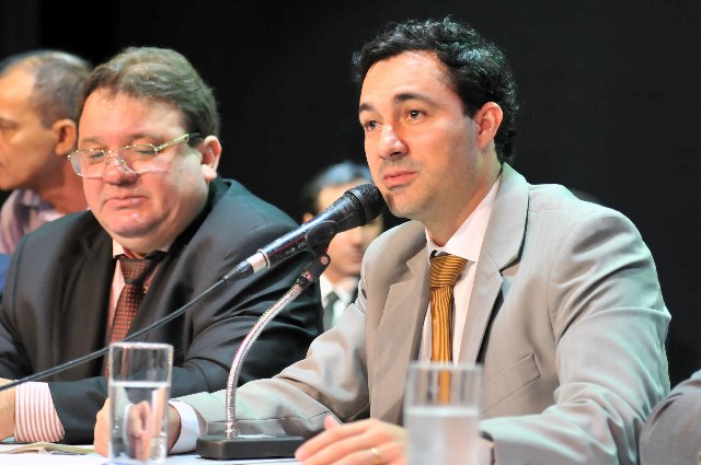 Comissão do Trabalho, da Previdência e da Ação Social - debate sobre a manutenção dos postos de trabalho nas empresas de ferroligas e de silício metálico