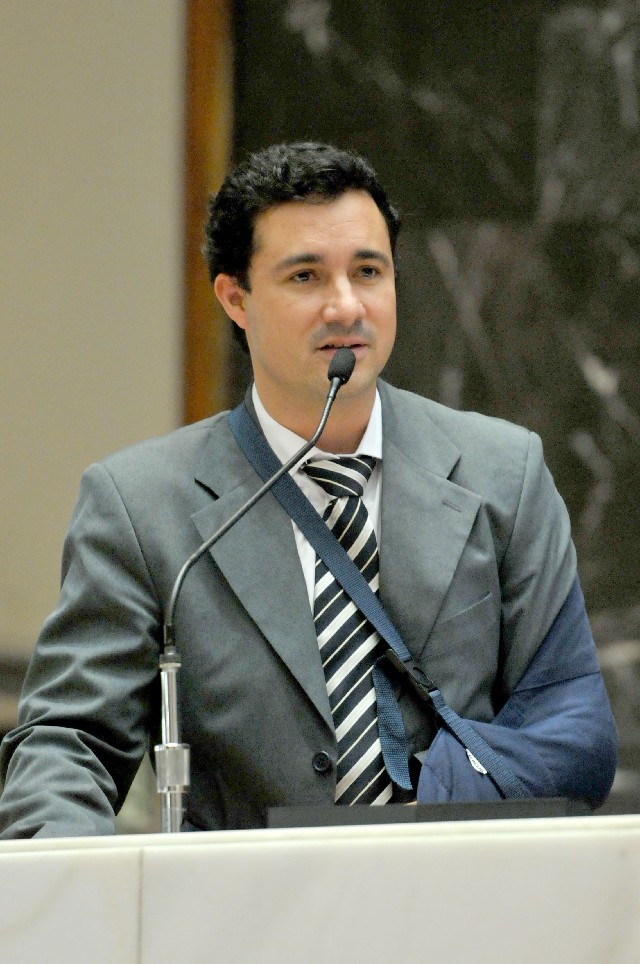 Cristiano Silveira falou sobre imagens de policial imobilizando índia em Montes Claros, durante o Grito dos excluídos