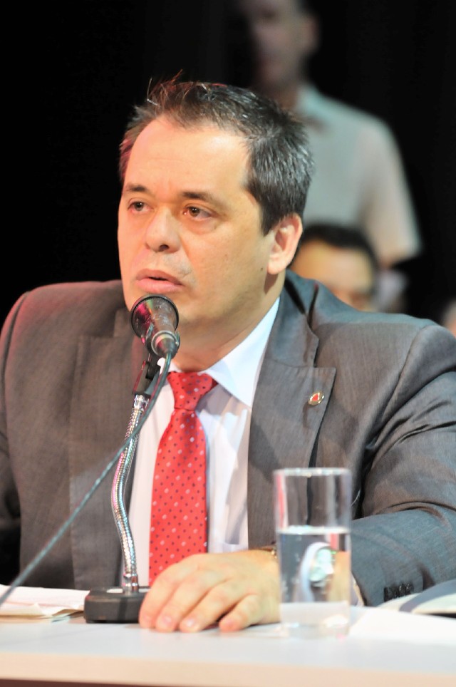 Comissão do Trabalho, da Previdência e da Ação Social - debate sobre a manutenção dos postos de trabalho nas empresas de ferroligas e de silício metálico