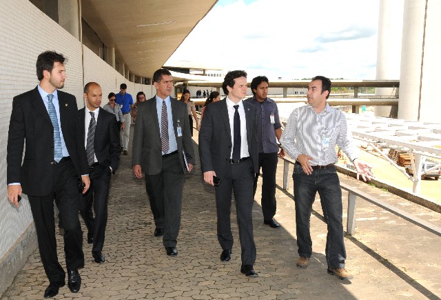Deputados estiveram nesta terça (4) no Aeroporto de Confins para verificar o andamento das obras