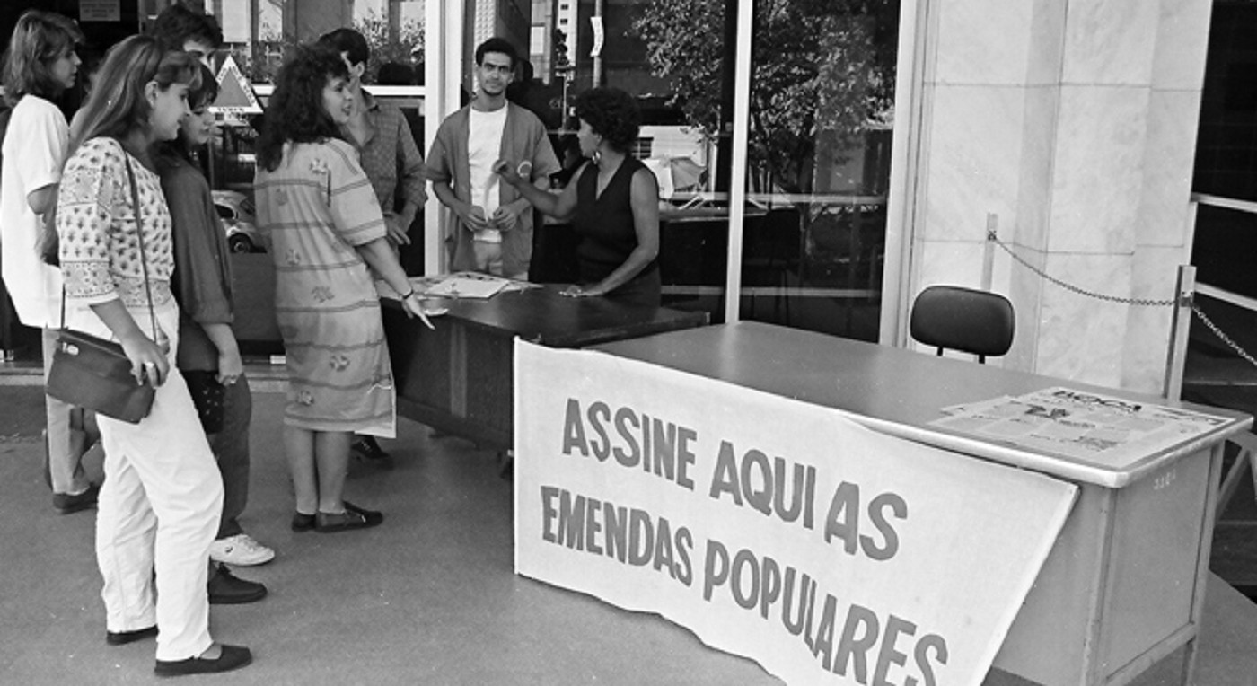 Assinatura de emendas populares à Constituição do Estado de Minas Gerais