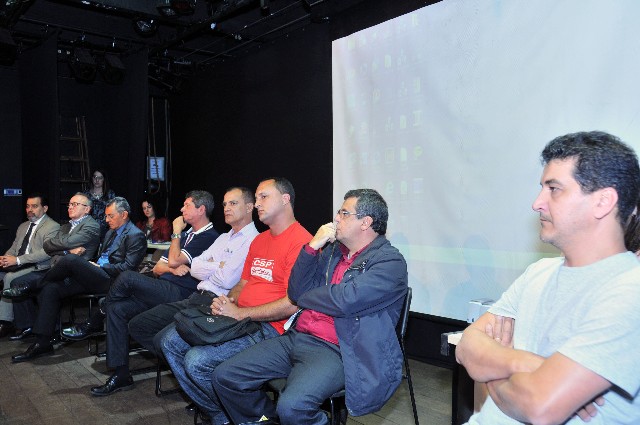 Comissão do Trabalho, da Previdência e da Ação Social - debate sobre a manutenção dos postos de trabalho nas empresas de ferroligas e de silício metálico