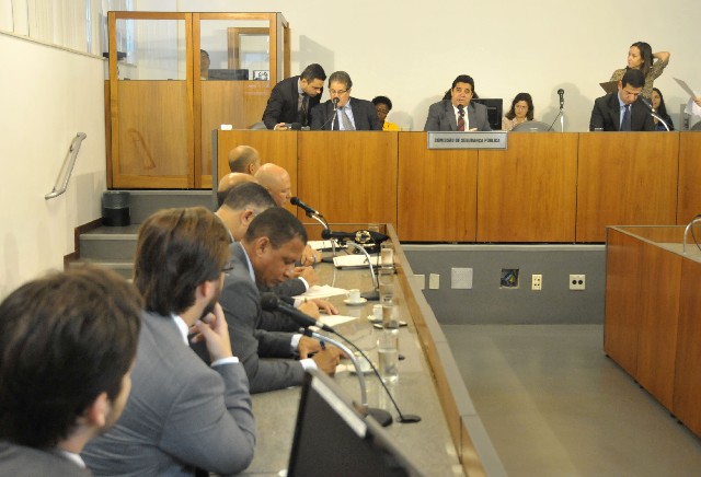 Comissão de Segurança Pública debateu o suporte estrutural e logístico aos bombeiros militares de Minas Gerais
