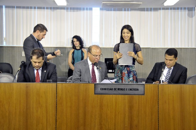 Deputados também aprovaram requerimento para que seja encaminhado voto de pesar à Prefeitura e à Câmara Municipal de Mariana