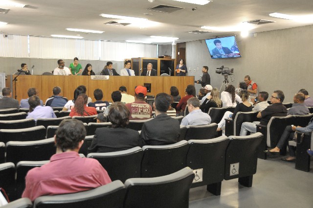 Comissão de Assuntos Municipais e Regionalização - debate sobre a situação das pessoas que moram à margem da MG-5 em Sabará