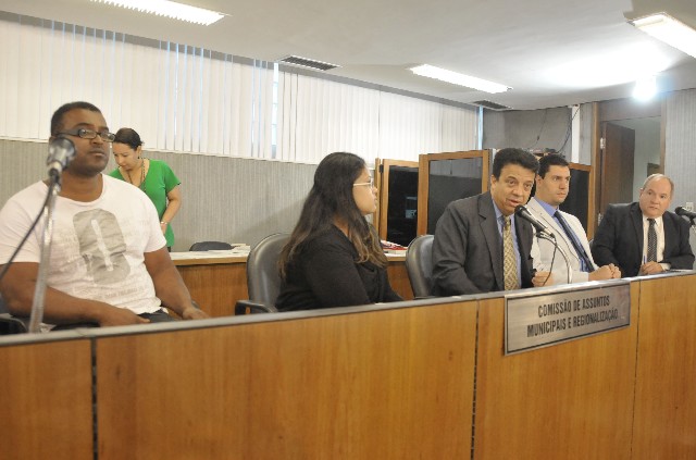 Comissão de Assuntos Municipais e Regionalização - debate sobre a situação das pessoas que moram à margem da MG-5 em Sabará
