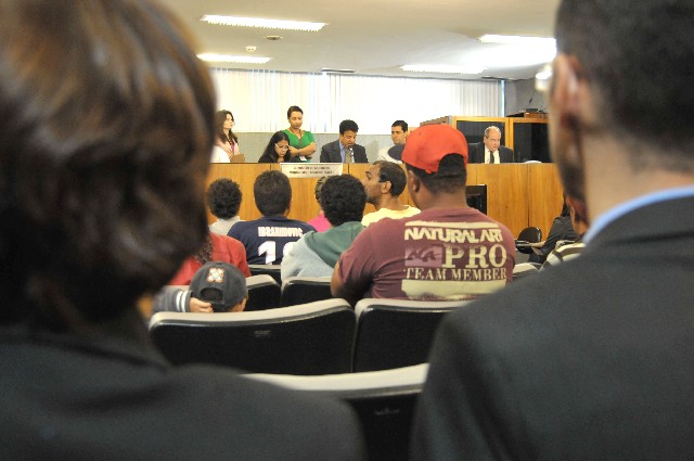 Comissão de Assuntos Municipais e Regionalização - debate sobre a situação das pessoas que moram à margem da MG-5 em Sabará