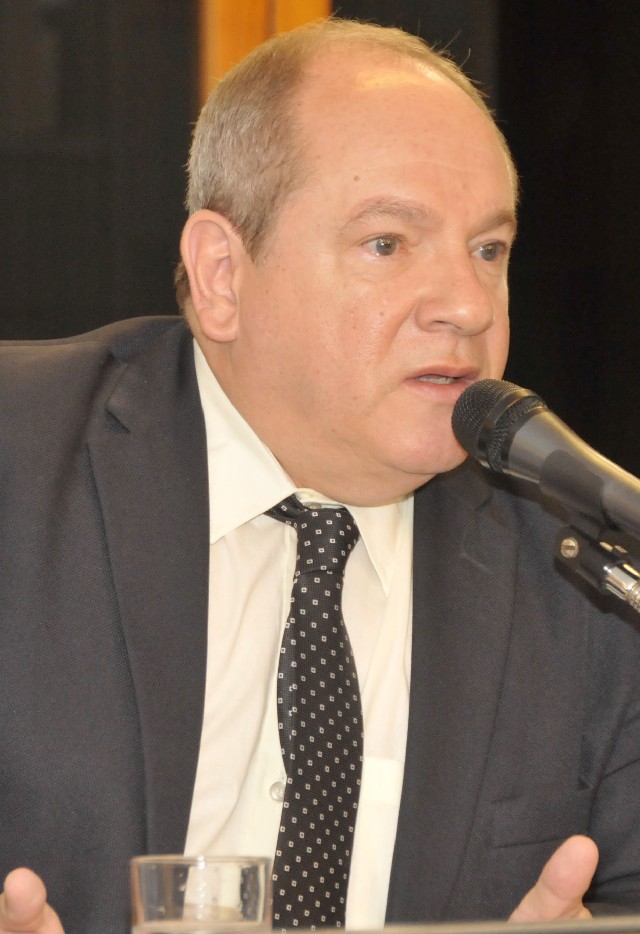 Comissão de Assuntos Municipais e Regionalização - debate sobre a situação das pessoas que moram à margem da MG-5 em Sabará