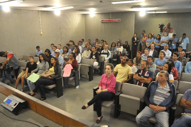 Comissão de Assuntos Municipais e Regionalização - debate sobre a situação das pessoas que moram à margem da MG-5 em Sabará