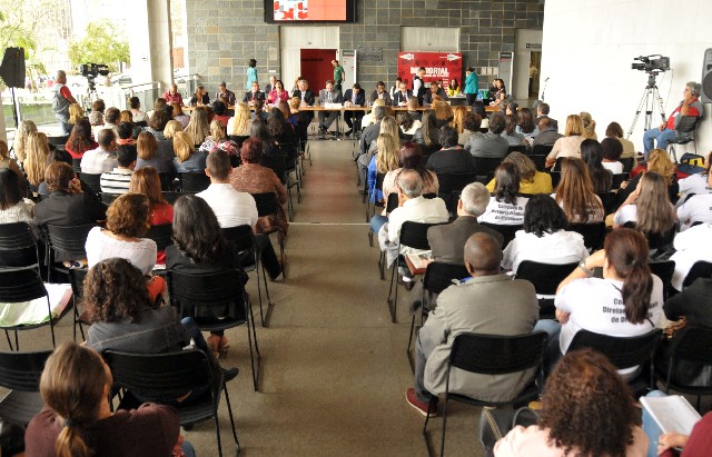 Debate foi acompanhado por gestores de diversas escolas estaduais
