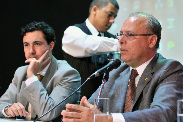 Comissão do Trabalho, da Previdência e da Ação Social - debate sobre a manutenção dos postos de trabalho nas empresas de ferroligas e de silício metálico