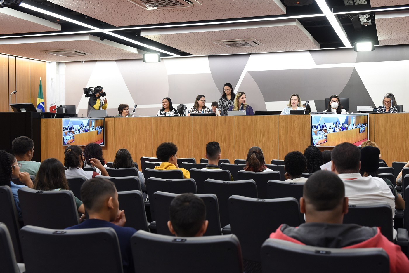 Comissão de Educação, Ciência e Tecnologia - debate sobre a campanha de vacinação nas escolas estaduais