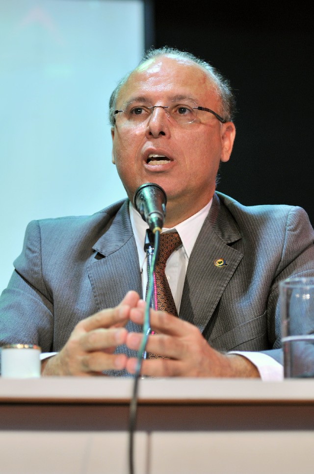 Comissão do Trabalho, da Previdência e da Ação Social - debate sobre a manutenção dos postos de trabalho nas empresas de ferroligas e de silício metálico