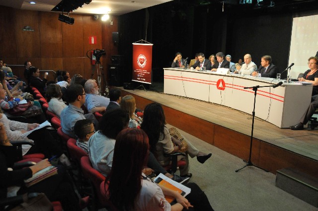 Na reunião, deputados aprovaram quatro requerimentos de audiências públicas da Comissão de Saúde