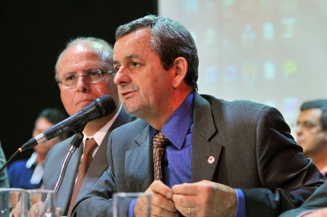 Comissão do Trabalho, da Previdência e da Ação Social - debate sobre a manutenção dos postos de trabalho nas empresas de ferroligas e de silício metálico